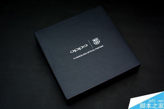 OPPO R9巴萨定制版真机图赏 红蓝配色+闪耀豪门风_第1张图片