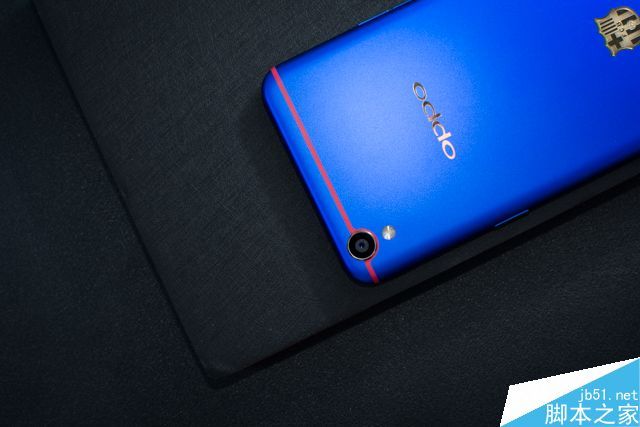 OPPO R9巴萨定制版真机图赏 红蓝配色+闪耀豪门风_第13张图片
