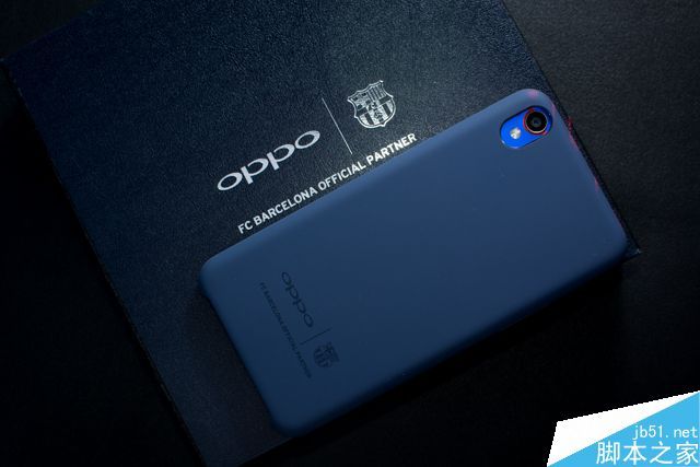 OPPO R9巴萨定制版真机图赏 红蓝配色+闪耀豪门风_第18张图片