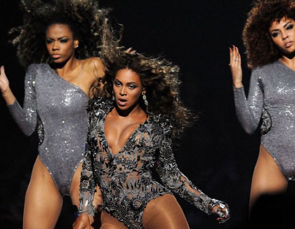 Beyonce performs 