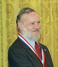 又一先锋与世长辞：Dennis Ritchie（C语言之父、Unix之父、图灵奖获得者），享年70岁